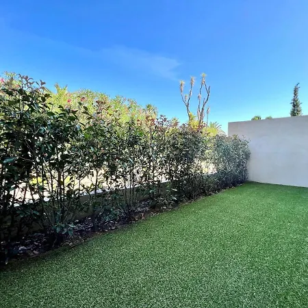 La Croisette, Yourhosthelper *