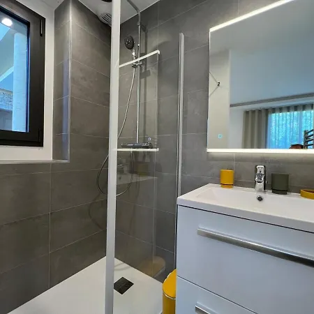 La Croisette, Yourhosthelper