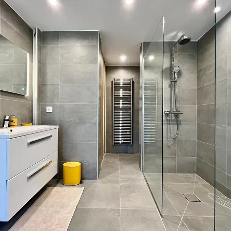 La Croisette, Yourhosthelper *