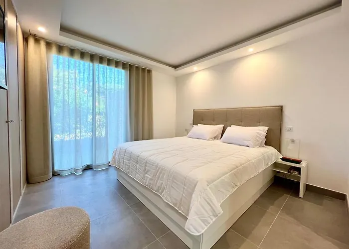 La Croisette, Yourhosthelper